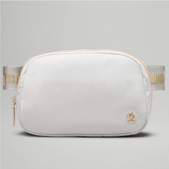 Lululemon Everywhere Belt Bag Vapor Gold White Wordmark Logo Crossbody Bag NWT - Picture 2 of 10